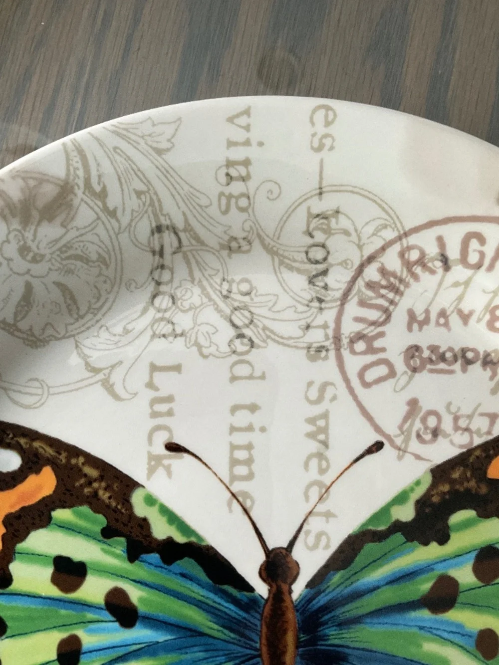 PIER 1 IRONSTONE BUTTERFLY POSTAGE STAMP PLATE . VIBRANT COLORS, 9” DIAMETER
